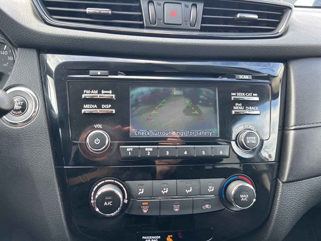 2017 Nissan Rogue SV, REMOTE START, AWD, HEATED SEATS, BACK UP CAM! Photo