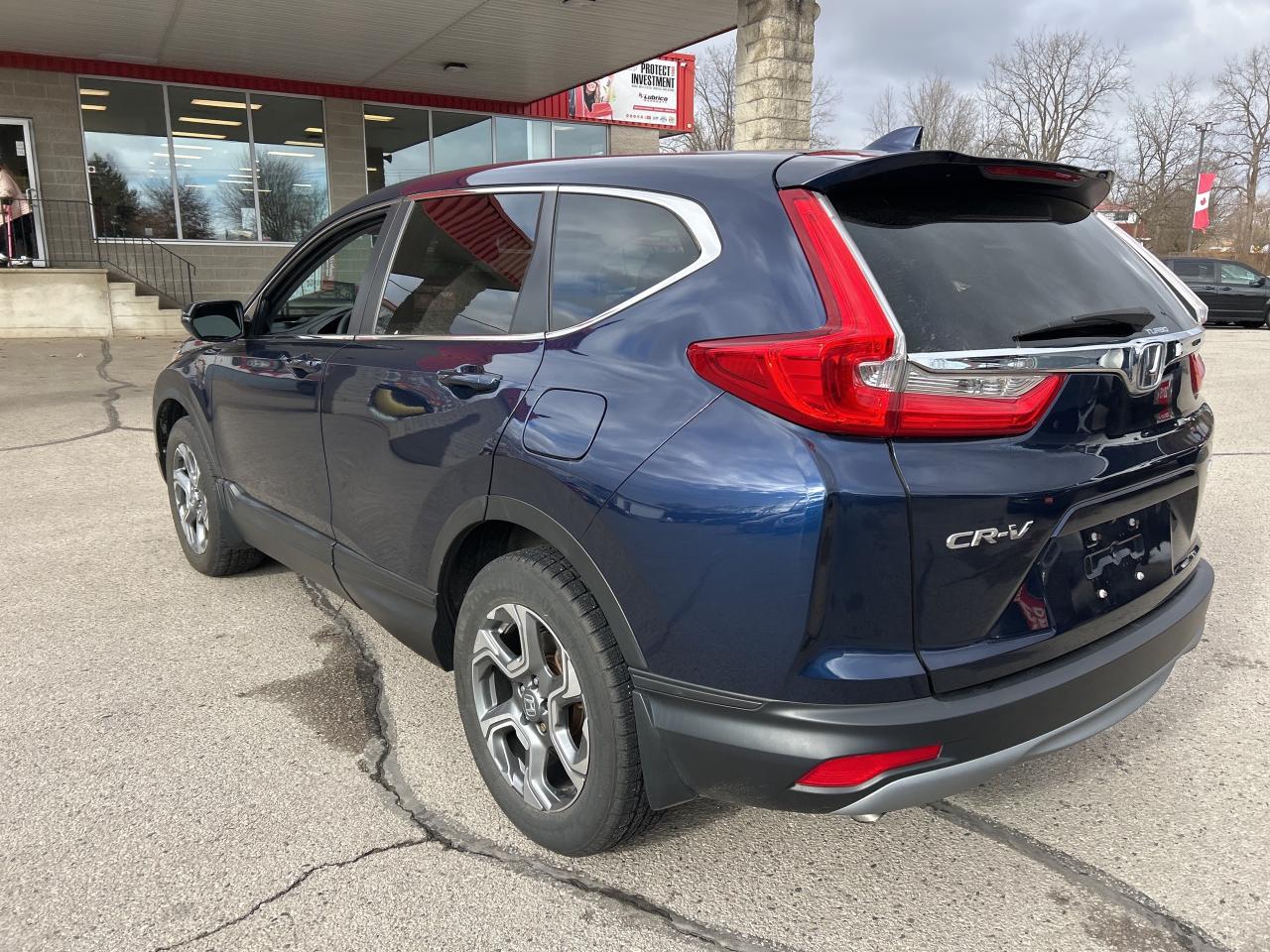 2018 Honda CR-V EX-L AWD, CLEAN CARFAX, HEATED LEATHER, SUNROOF! Photo