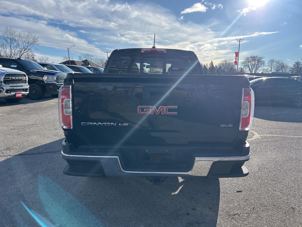 2018 GMC Canyon SLE, 4X4, 3.6L, CLEAN CARFAX, REMOTE START! Photo