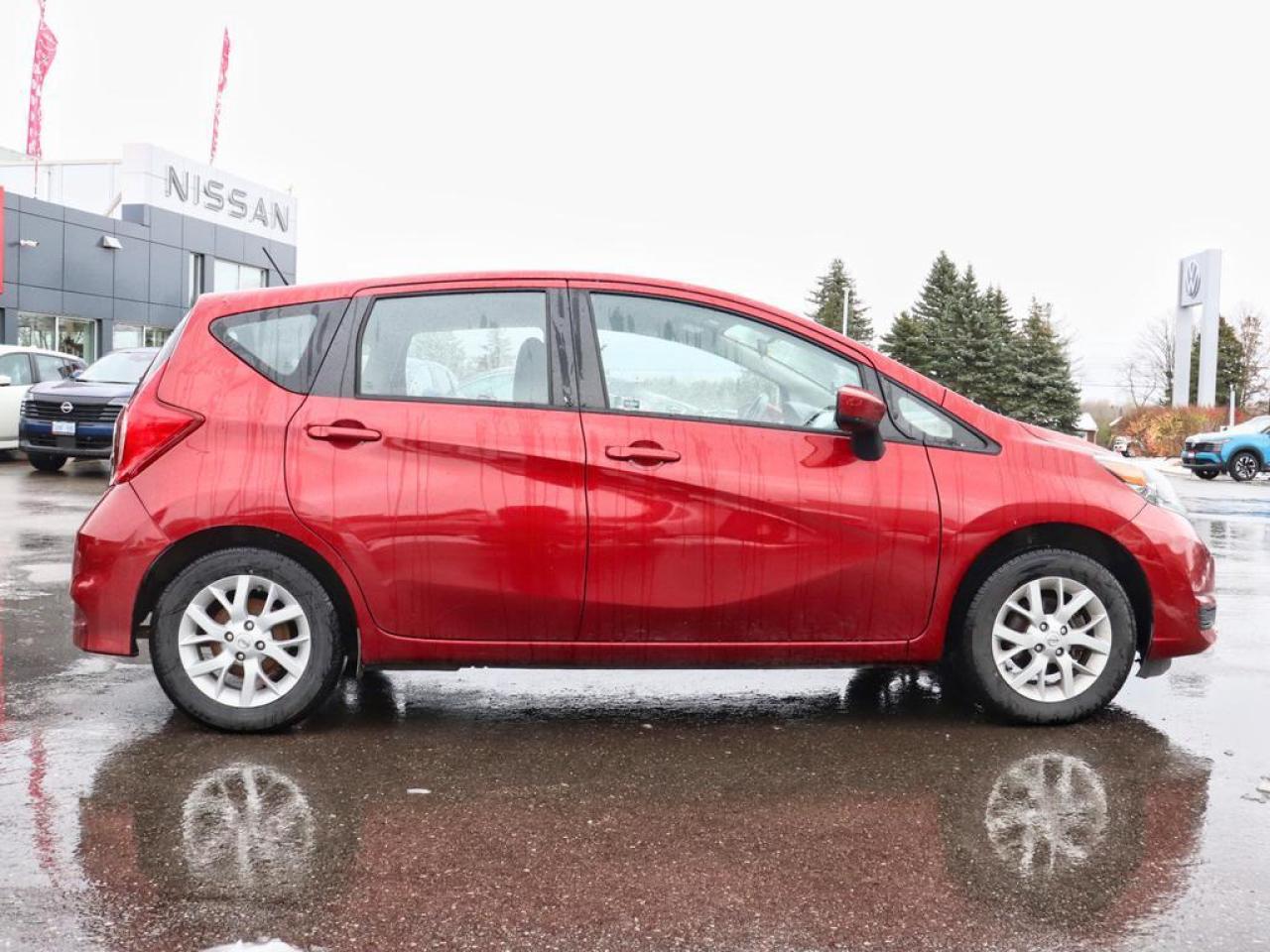 2018 Nissan Versa Note SV Manual  FINANCING AVAILABLE! Photo2