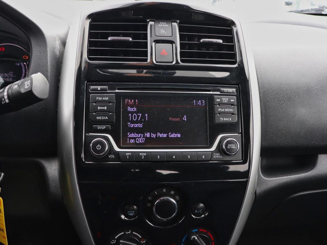 2018 Nissan Versa Note SV Manual  FINANCING AVAILABLE! Photo