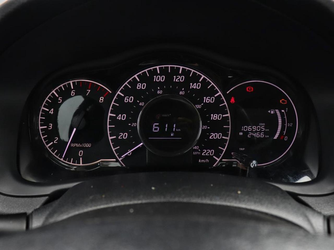 2018 Nissan Versa Note SV Manual  FINANCING AVAILABLE! Photo