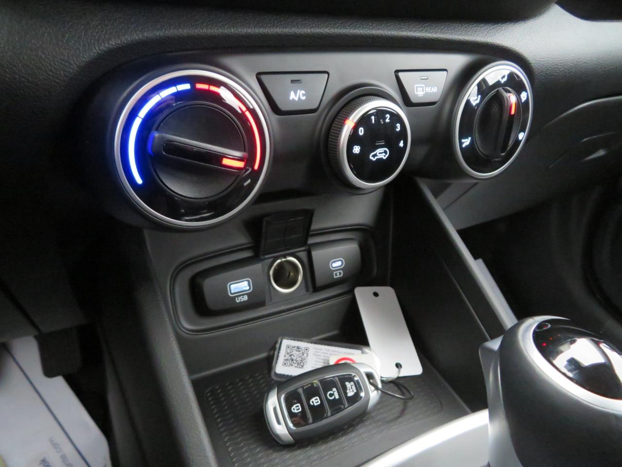 2025 Hyundai Venue Preferred IVT Photo