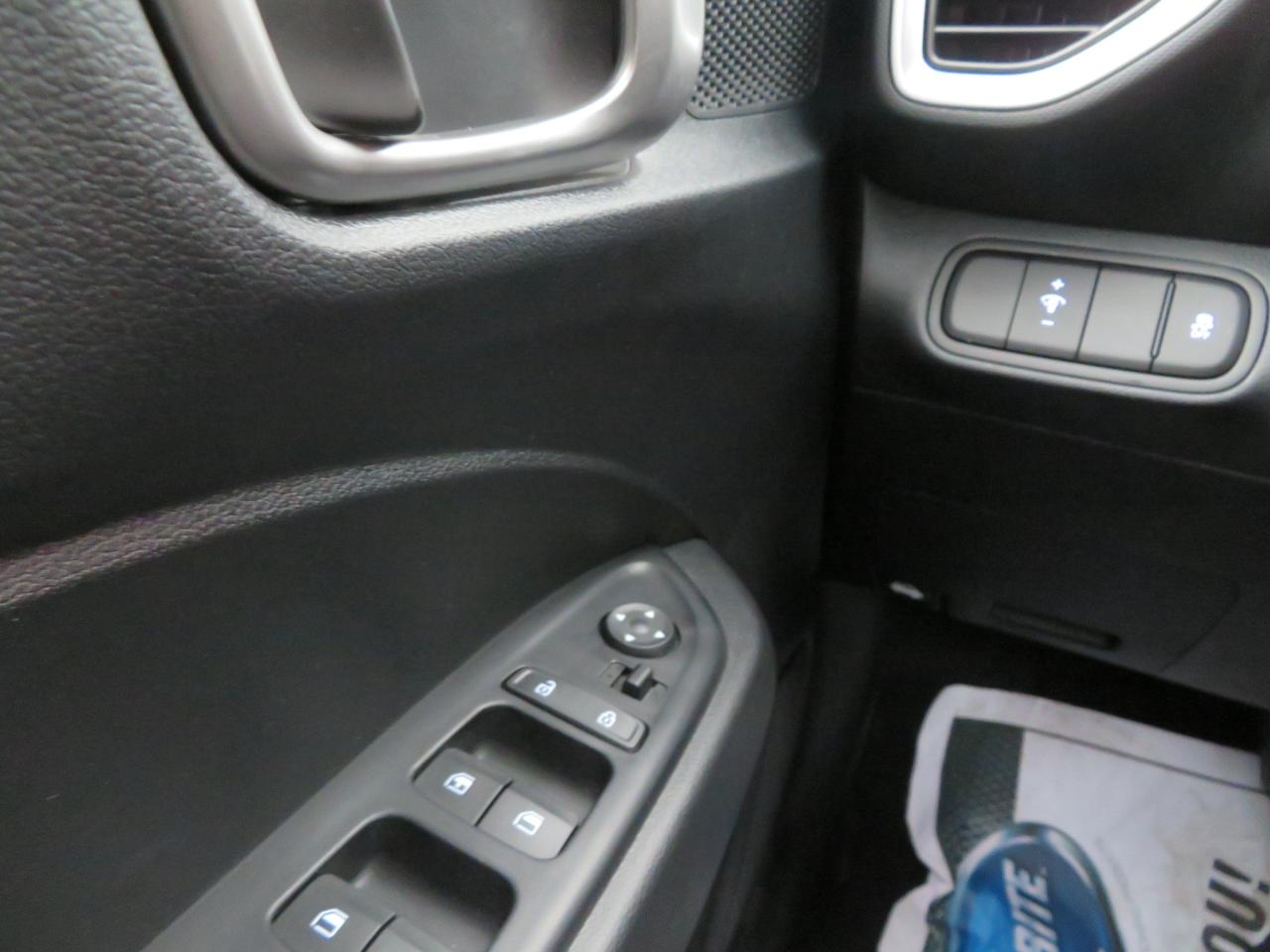 2025 Hyundai Venue Preferred IVT Photo