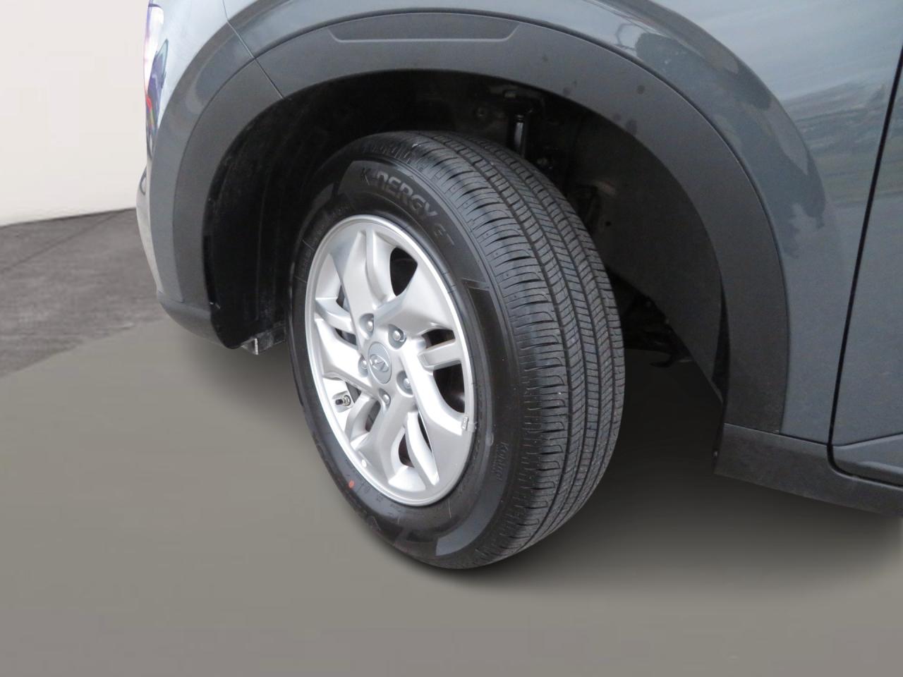 2025 Hyundai Venue Preferred IVT Photo2