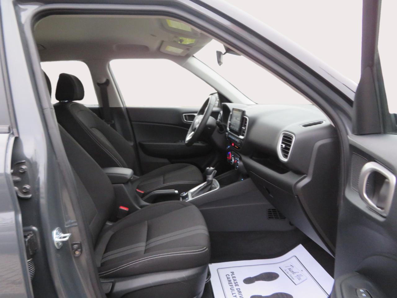 2025 Hyundai Venue Preferred IVT Photo