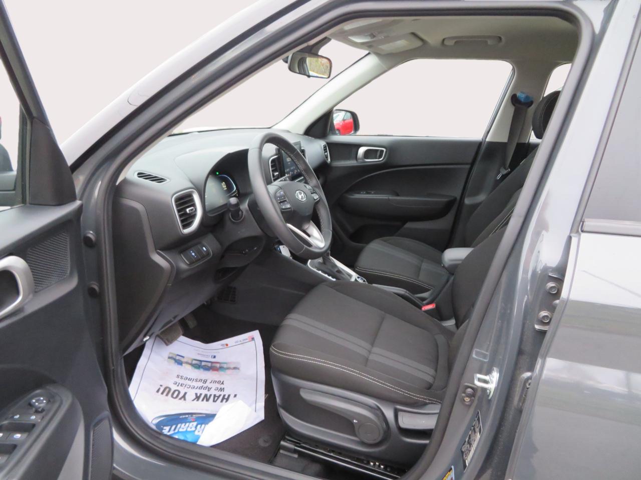 2025 Hyundai Venue Preferred IVT Photo