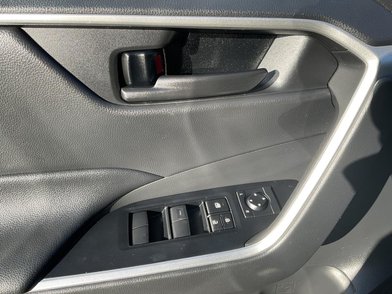 2021 Toyota RAV4 LE AWD - BACK-UP CAM! BSM! SAFETY SENSE! Photo