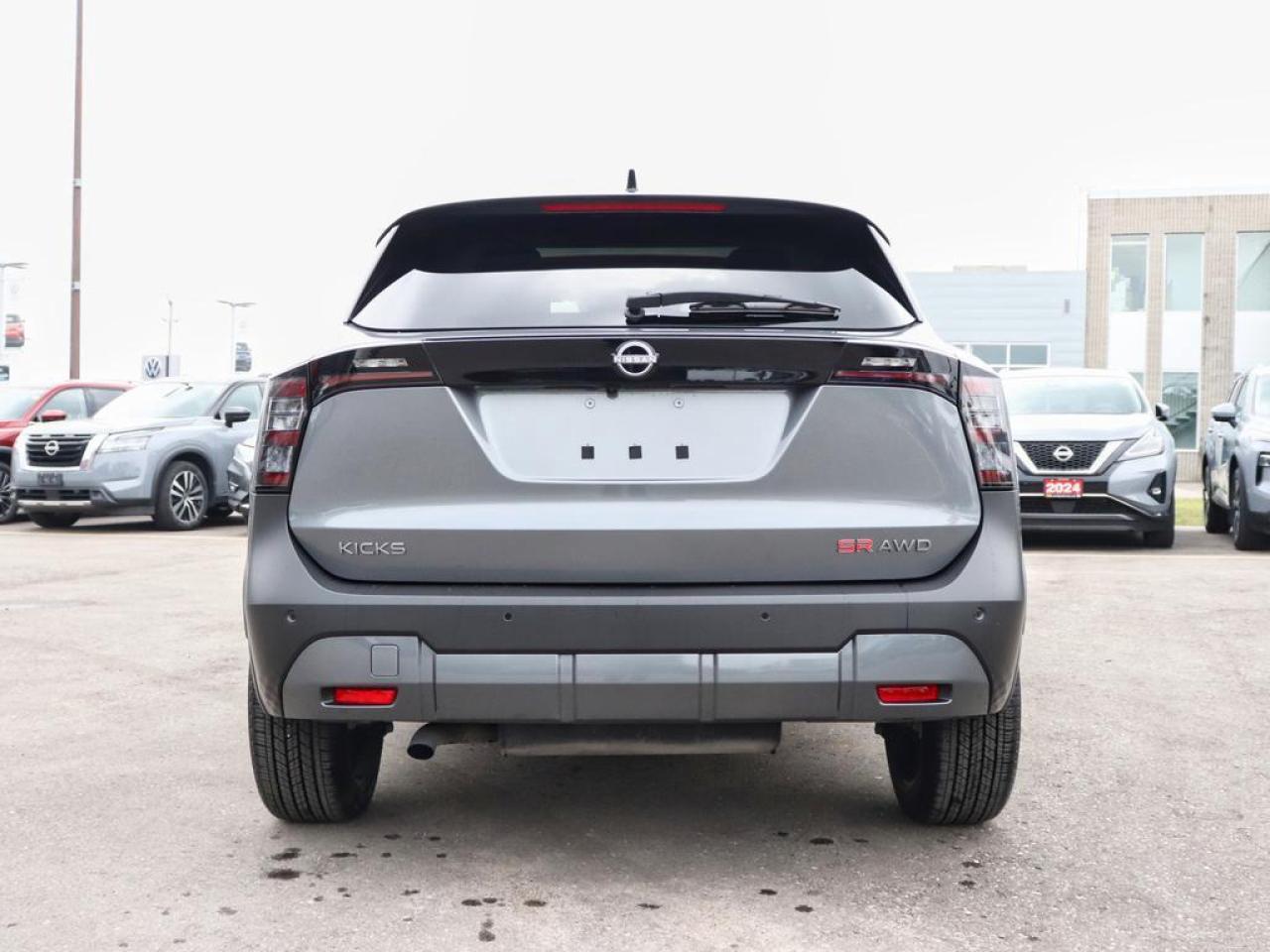2025 Nissan Kicks SR  LOW KM, SR PREMIUM PACKAGE, BOSE! Photo3