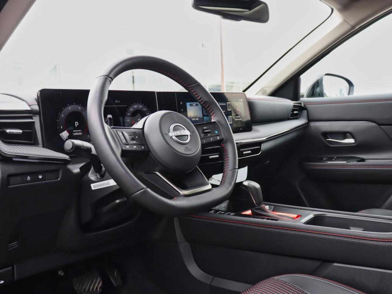 2025 Nissan Kicks SR  LOW KM, SR PREMIUM PACKAGE, BOSE! Photo