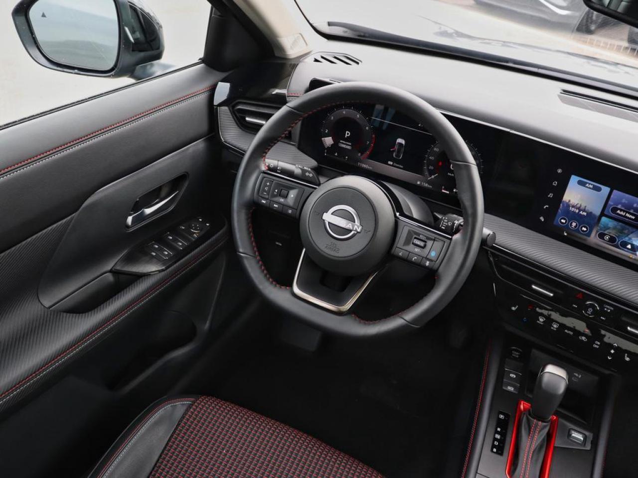 2025 Nissan Kicks SR  LOW KM, SR PREMIUM PACKAGE, BOSE! Photo