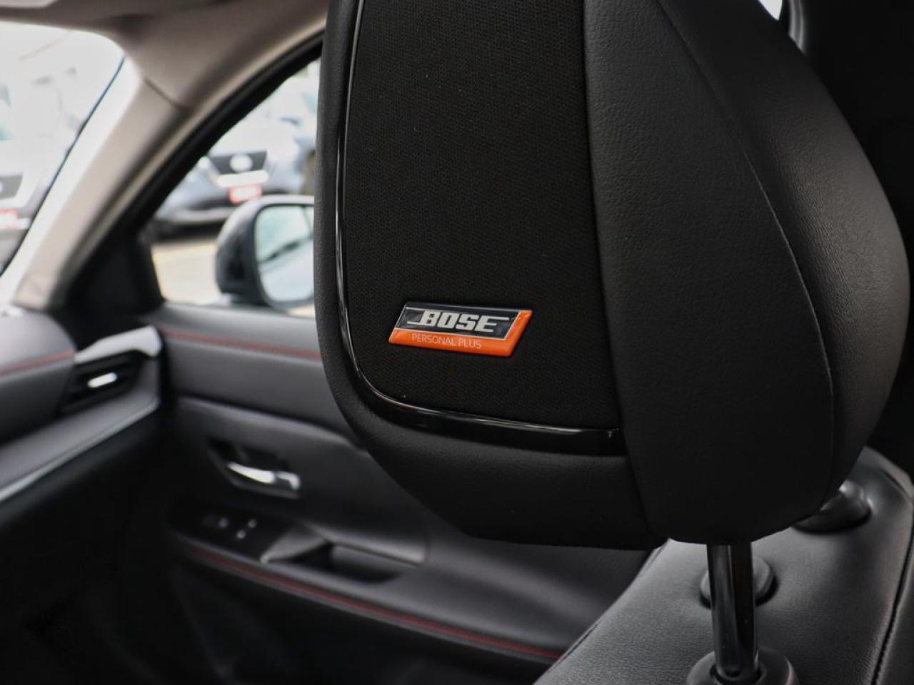 2025 Nissan Kicks SR  LOW KM, SR PREMIUM PACKAGE, BOSE! Photo