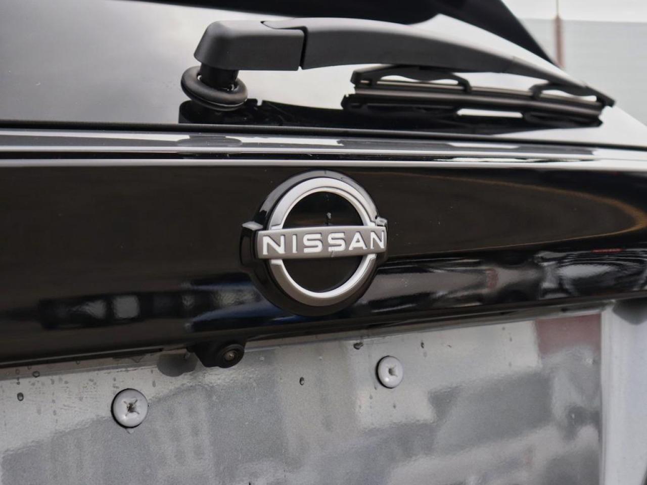 2025 Nissan Kicks SR  LOW KM, SR PREMIUM PACKAGE, BOSE! Photo