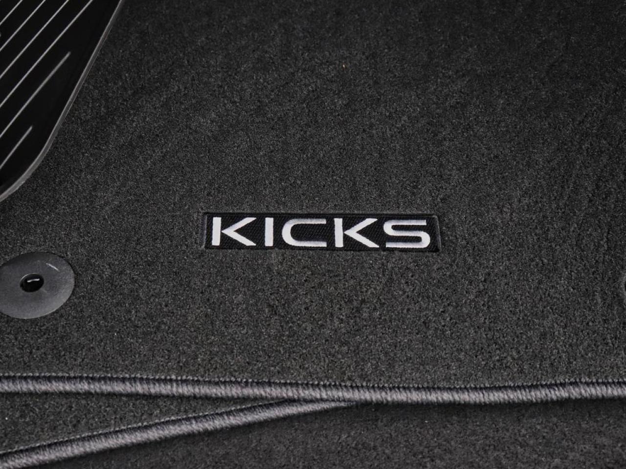 2025 Nissan Kicks SR  LOW KM, SR PREMIUM PACKAGE, BOSE! Photo
