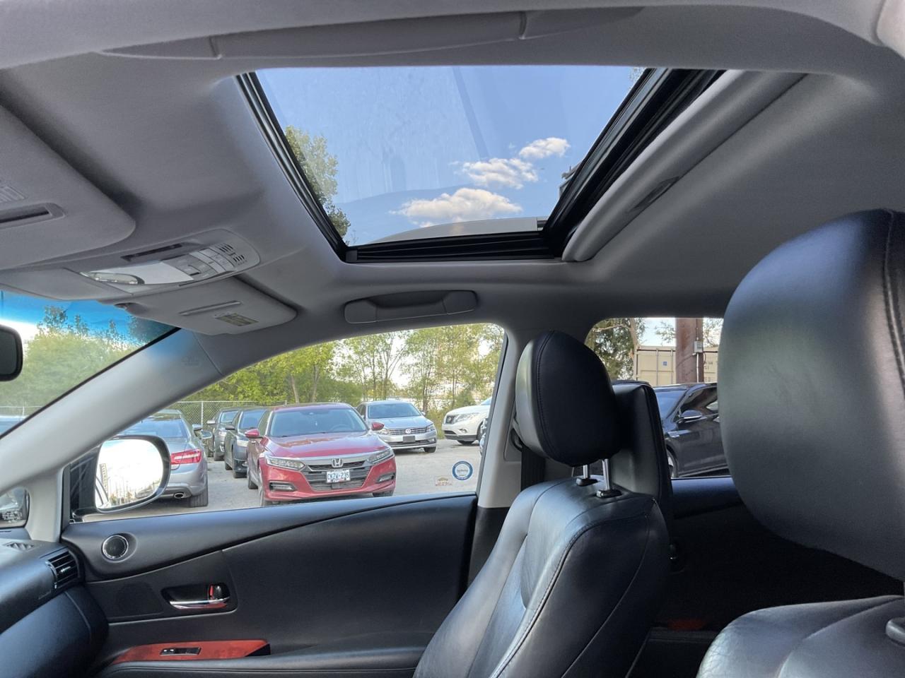 2011 Lexus RX 450h AWD - LTHR! HUD! NAV! BACK-UP CAM! DVD! Photo