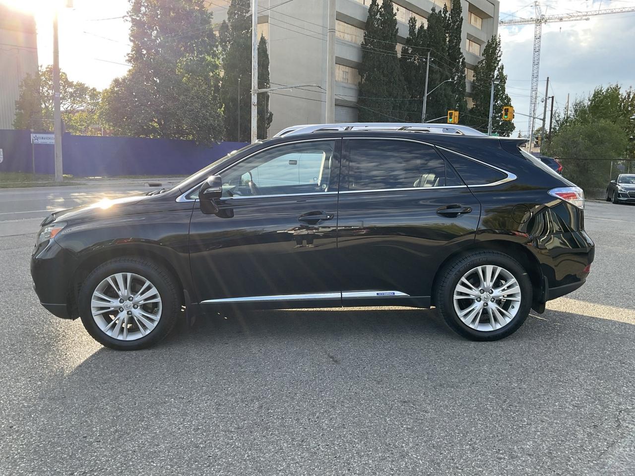 2011 Lexus RX 450h AWD - LTHR! HUD! NAV! BACK-UP CAM! DVD! Photo