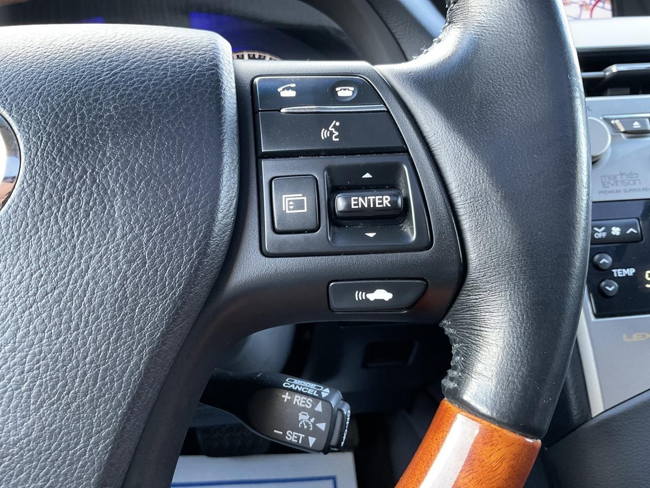 2011 Lexus RX 450h AWD - LTHR! HUD! NAV! BACK-UP CAM! DVD! Photo