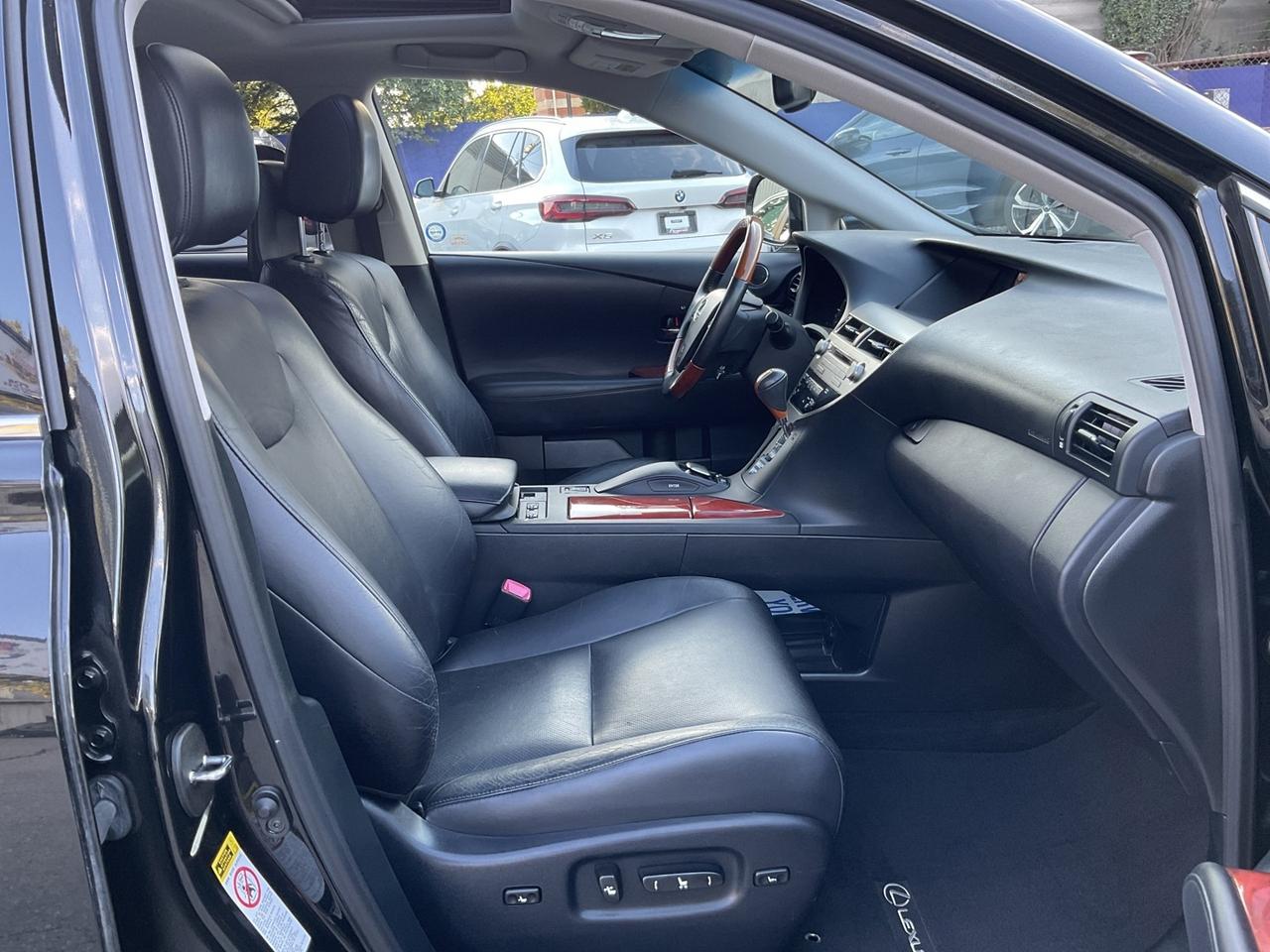 2011 Lexus RX 450h AWD - LTHR! HUD! NAV! BACK-UP CAM! DVD! Photo