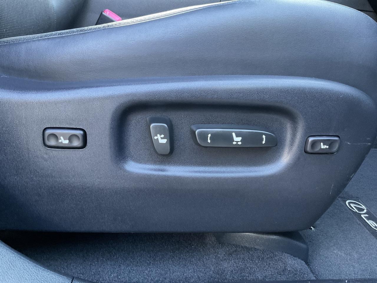 2011 Lexus RX 450h AWD - LTHR! HUD! NAV! BACK-UP CAM! DVD! Photo