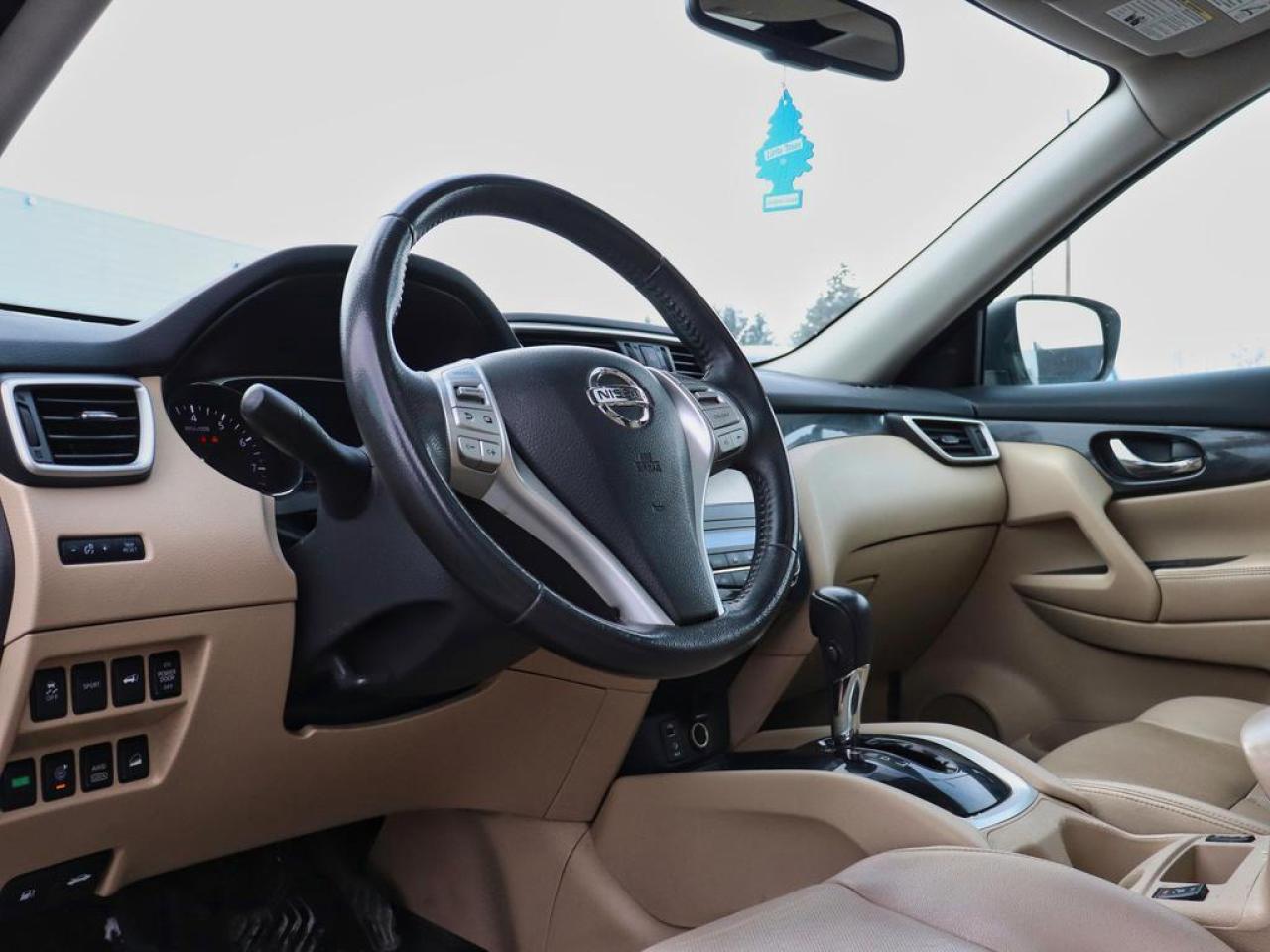 2016 Nissan Rogue SL  - Navigation -  Leather Seats Photo