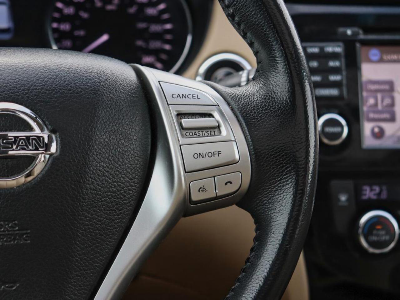 2016 Nissan Rogue SL  - Navigation -  Leather Seats Photo