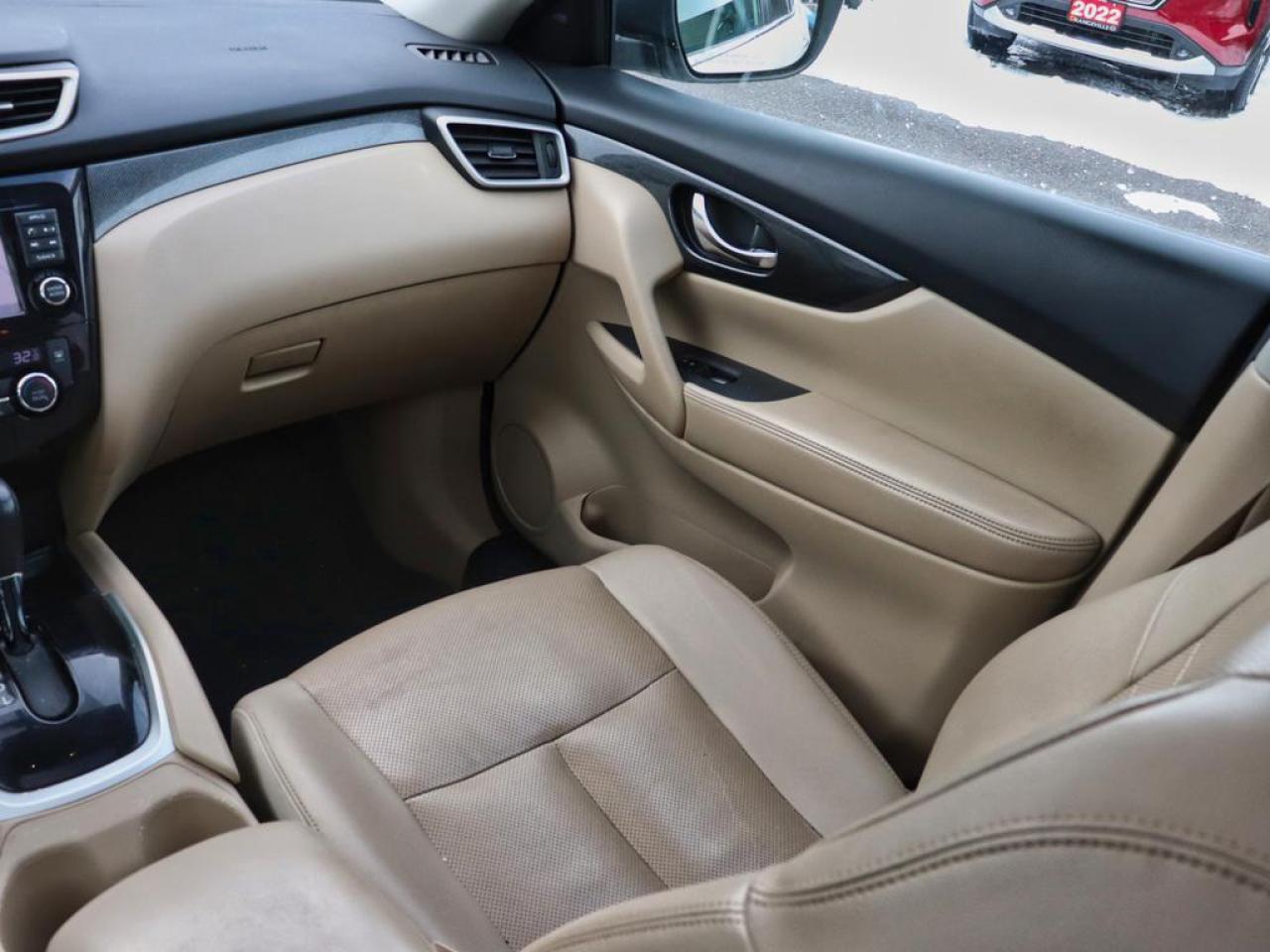 2016 Nissan Rogue SL  - Navigation -  Leather Seats Photo