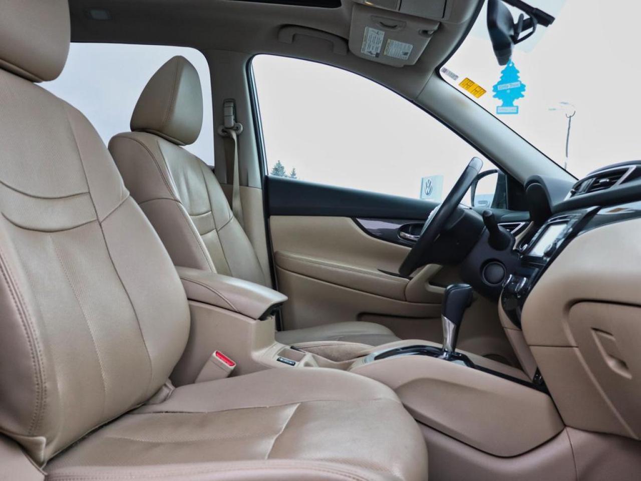 2016 Nissan Rogue SL  - Navigation -  Leather Seats Photo