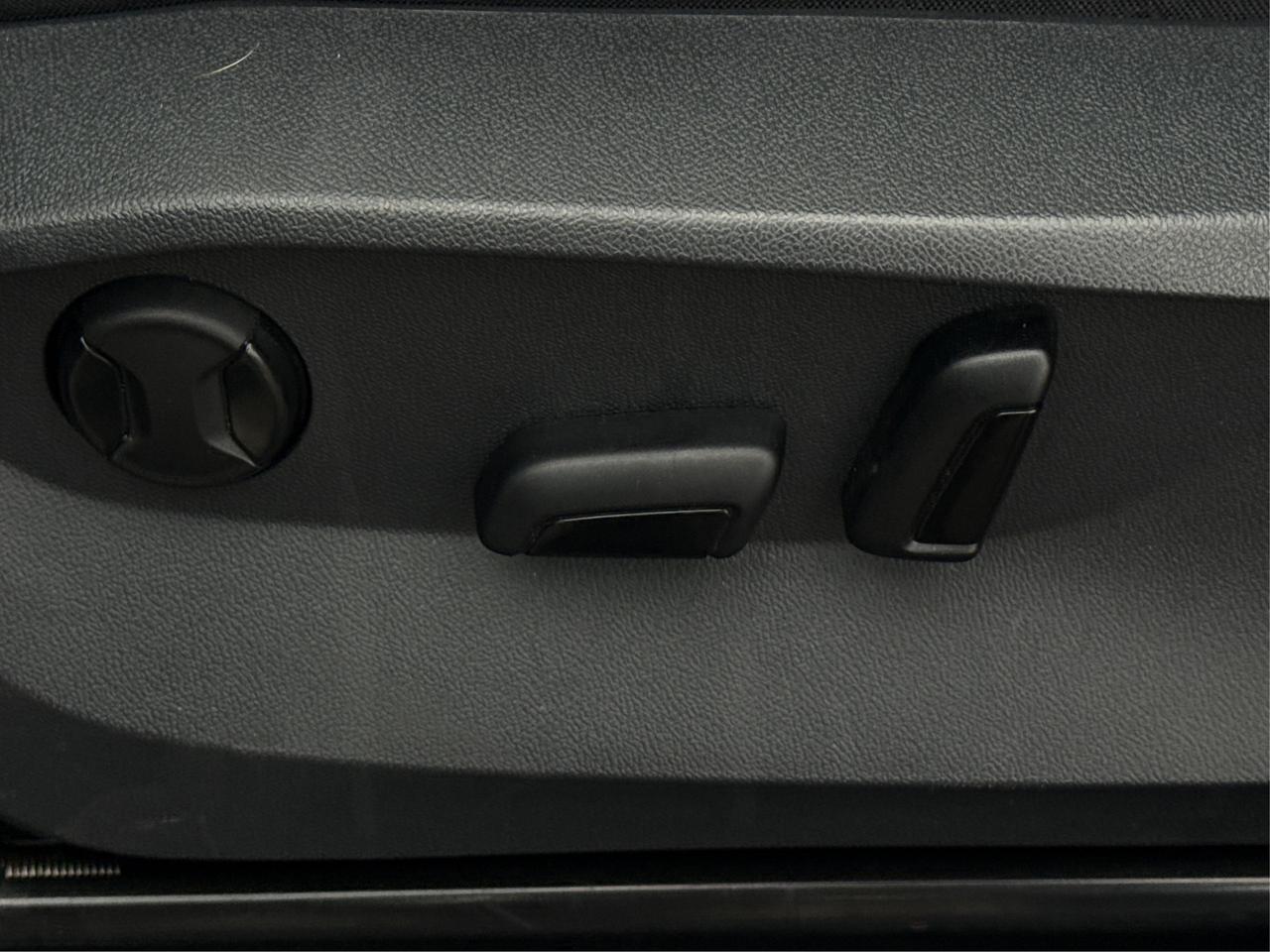 2024 Volkswagen Tiguan AWD HEATED SEAT REMOTE START WE FINANCE ALL CREDIT Photo