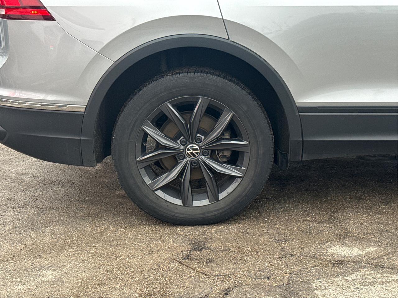 2024 Volkswagen Tiguan AWD HEATED SEAT REMOTE START WE FINANCE ALL CREDIT Photo