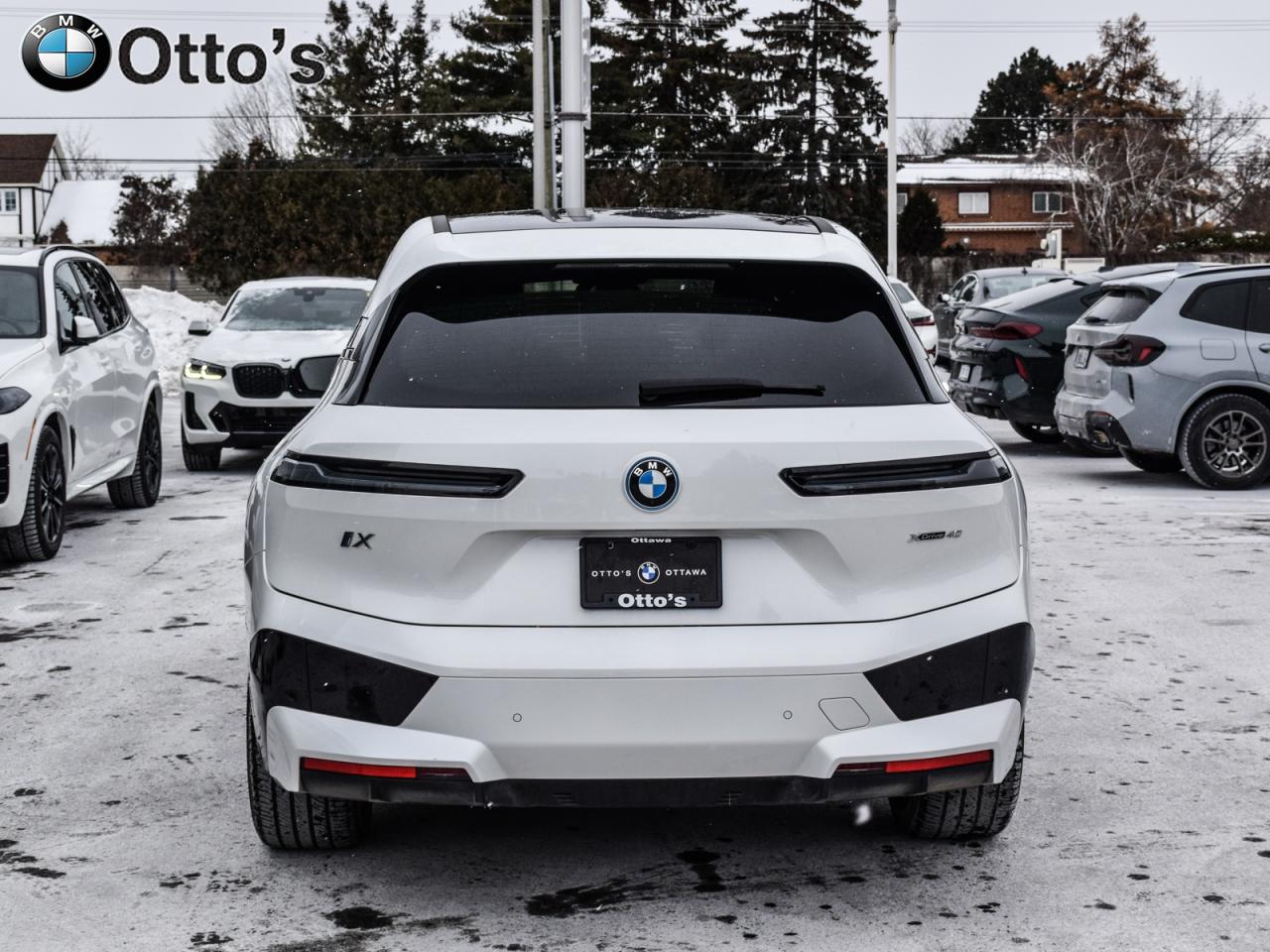 2025 BMW iX xDrive40 Photo