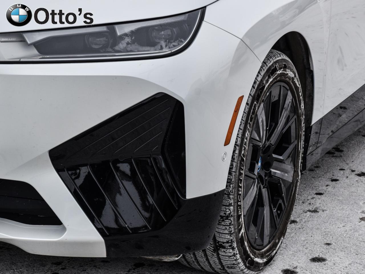 2025 BMW iX xDrive40 Photo