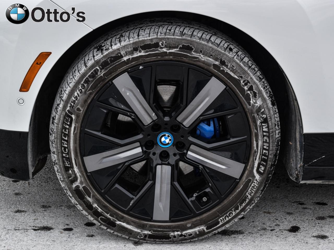 2025 BMW iX xDrive40 Photo