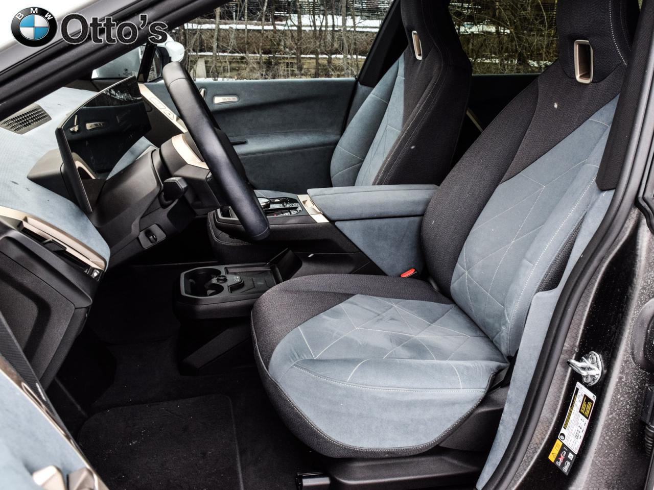 2025 BMW iX xDrive40 Photo