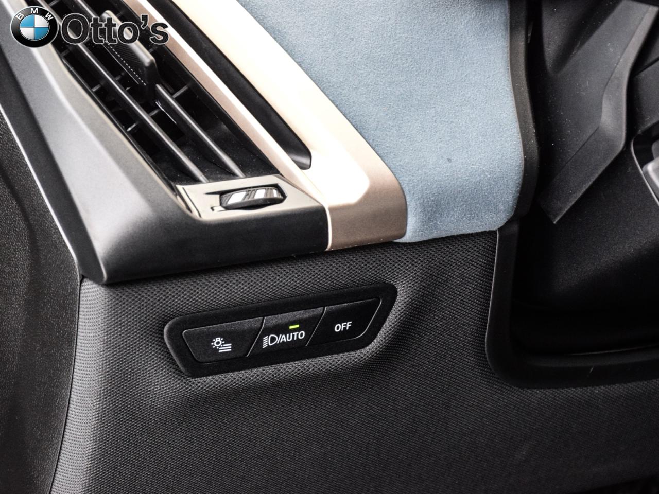 2025 BMW iX xDrive40 Photo