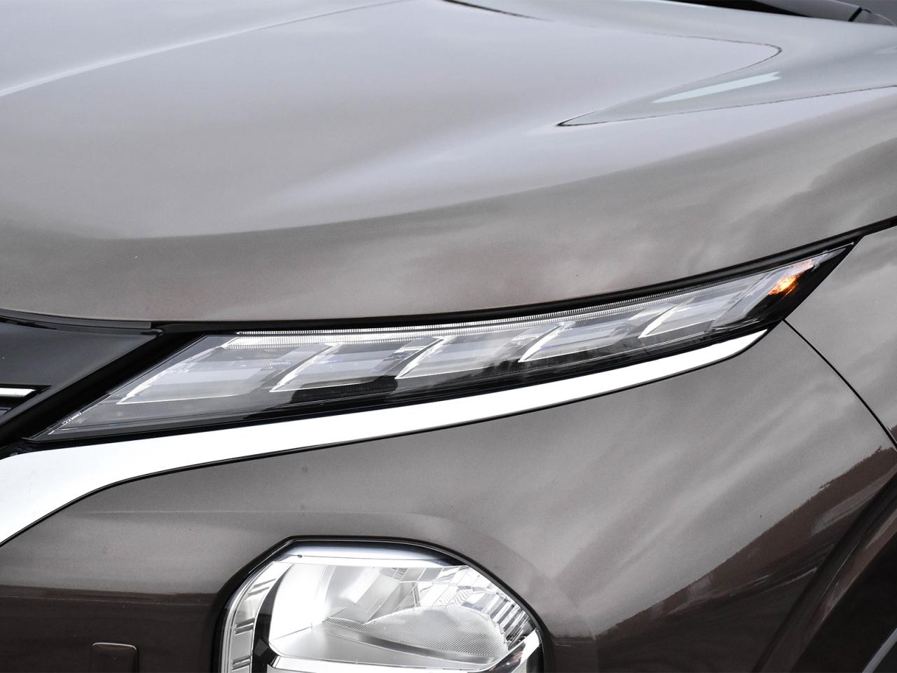 2024 Mitsubishi Outlander AWD Heated Seats Rear Camera Bluetooth Pano roof Photo