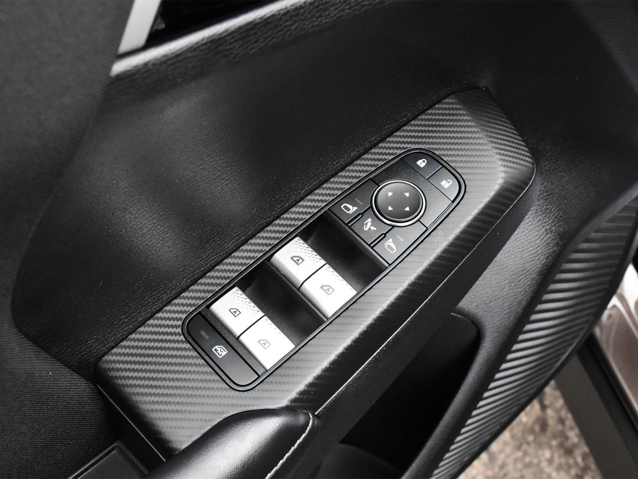 2024 Mitsubishi Outlander AWD Heated Seats Rear Camera Bluetooth Pano roof Photo