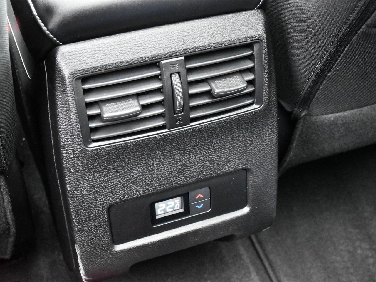 2024 Mitsubishi Outlander AWD Heated Seats Rear Camera Bluetooth Pano roof Photo