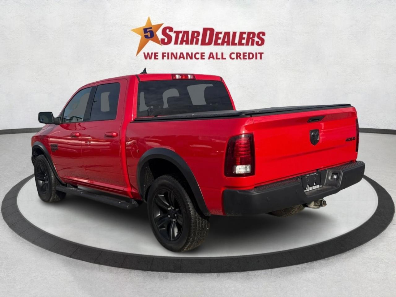 2022 RAM 1500 Classic NAV HEATED SEATS MINT! WE FINANCE ALL CREDIT! Photo4