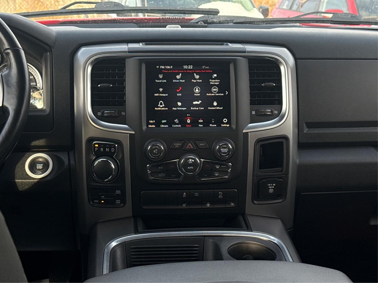 2022 RAM 1500 Classic NAV HEATED SEATS MINT! WE FINANCE ALL CREDIT! Photo