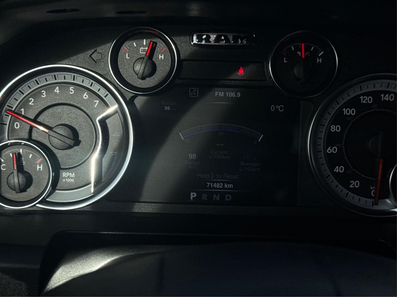 2022 RAM 1500 Classic NAV HEATED SEATS MINT! WE FINANCE ALL CREDIT! Photo