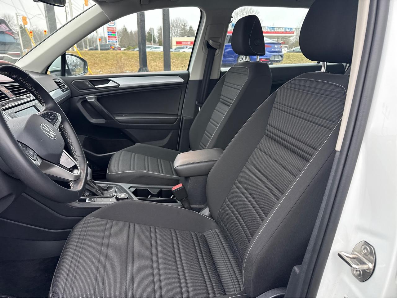 2024 Volkswagen Tiguan AWD HEATED SEATS MINT WE FINANCE ALL CREDIT! Photo