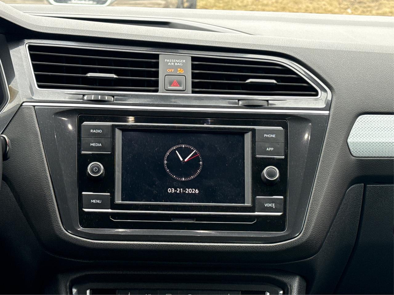 2024 Volkswagen Tiguan AWD HEATED SEATS MINT WE FINANCE ALL CREDIT! Photo