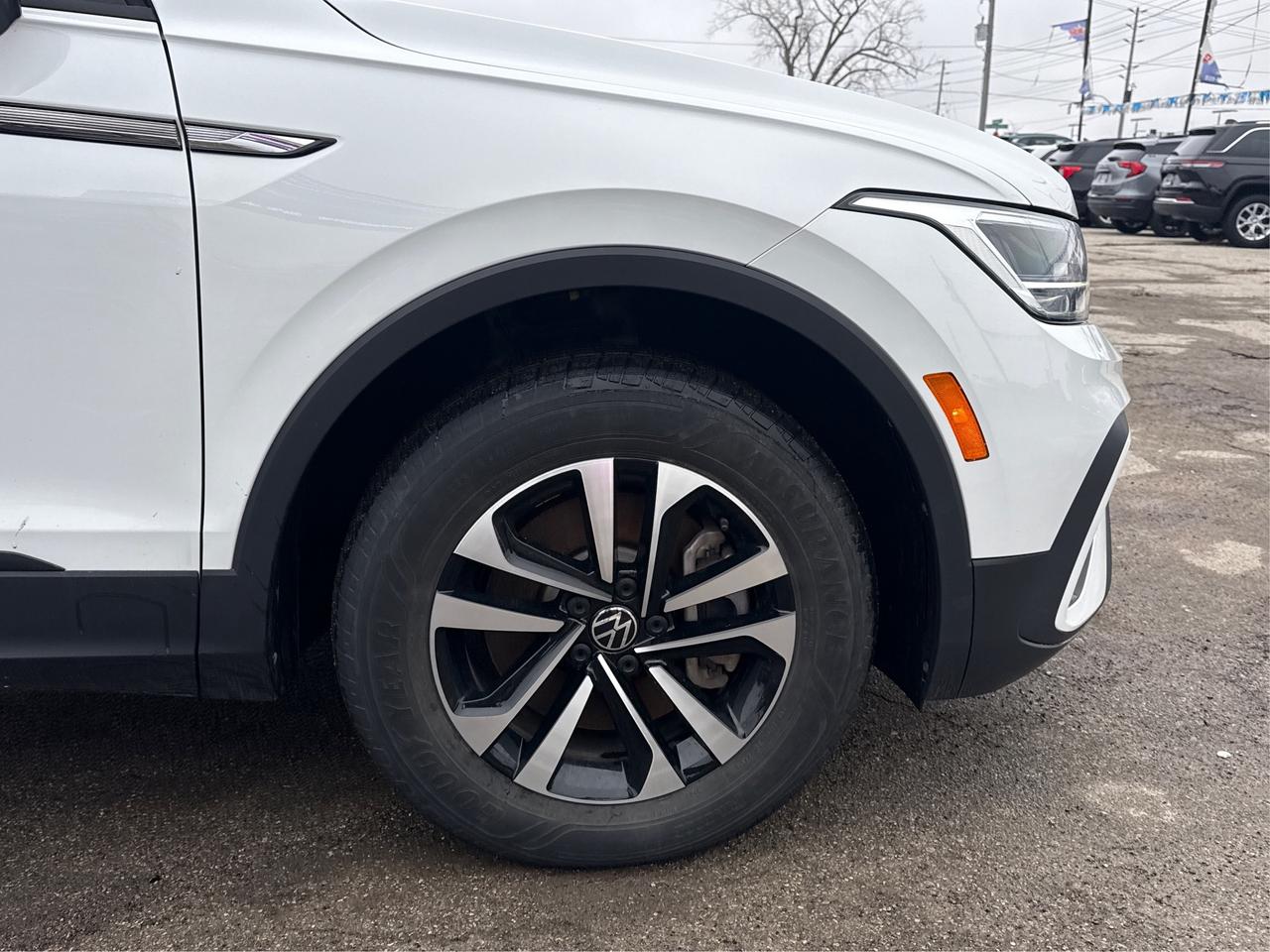 2024 Volkswagen Tiguan AWD HEATED SEATS MINT WE FINANCE ALL CREDIT! Photo