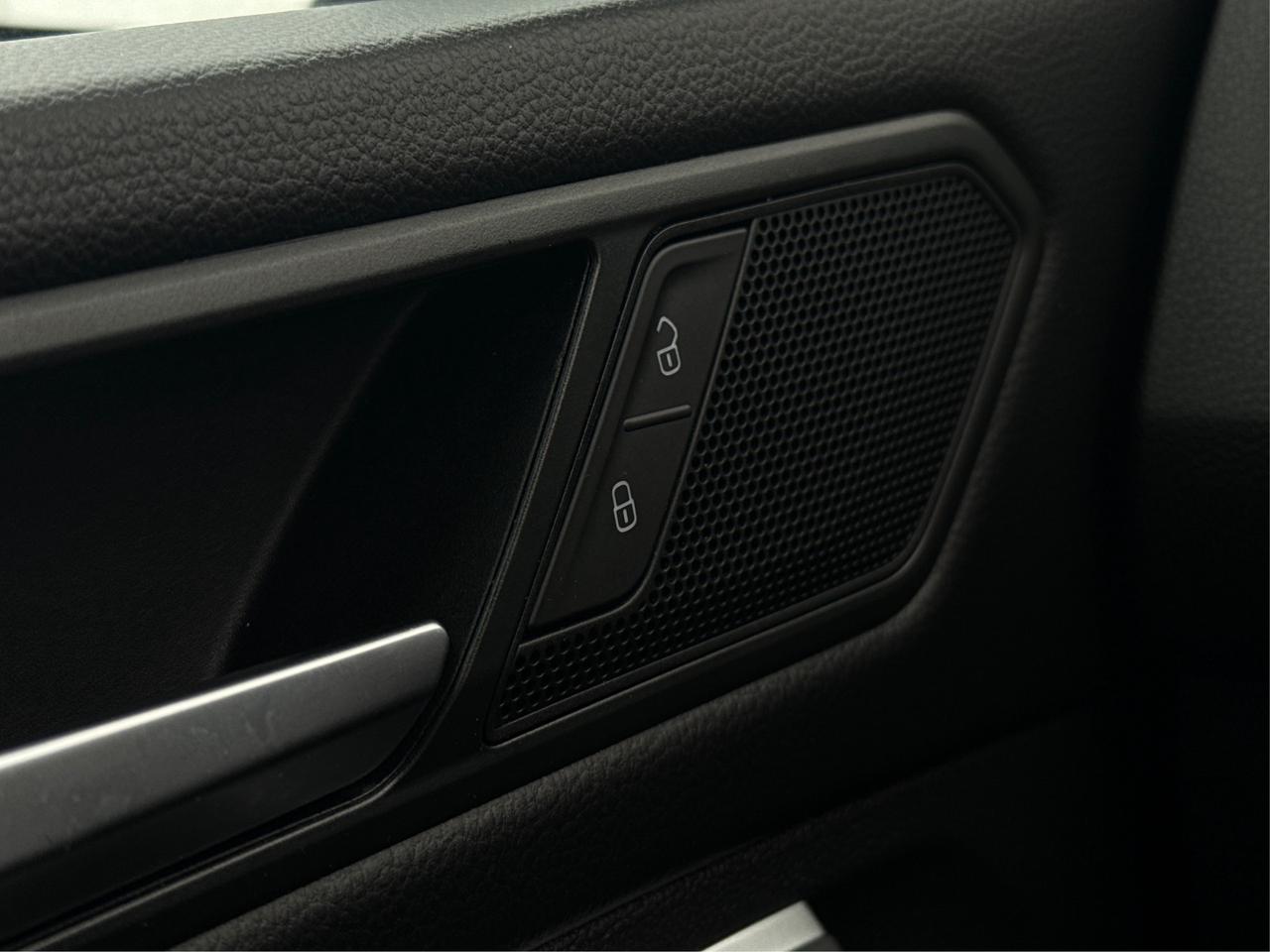 2024 Volkswagen Tiguan AWD HEATED SEATS MINT WE FINANCE ALL CREDIT! Photo