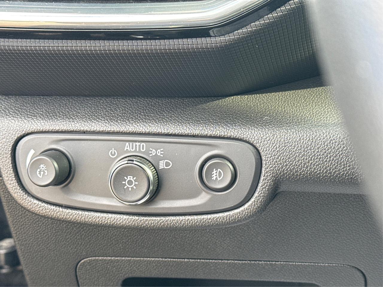 2023 Chevrolet TrailBlazer AWD LEATHER HEATED SEATS WE FINANCE ALL CREDIT! Photo