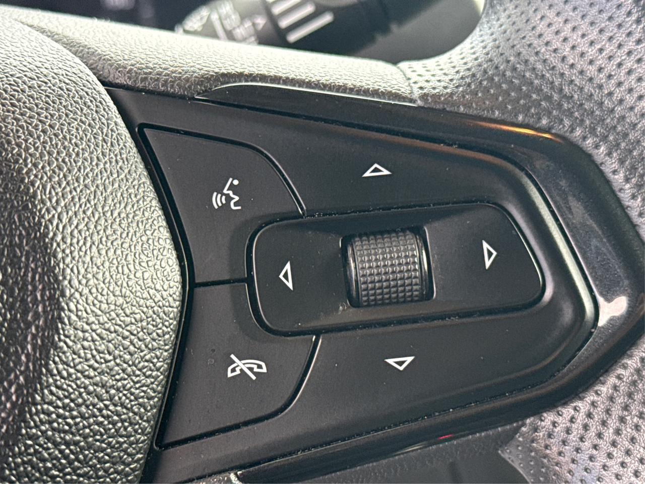 2023 Chevrolet TrailBlazer AWD LEATHER HEATED SEATS WE FINANCE ALL CREDIT! Photo