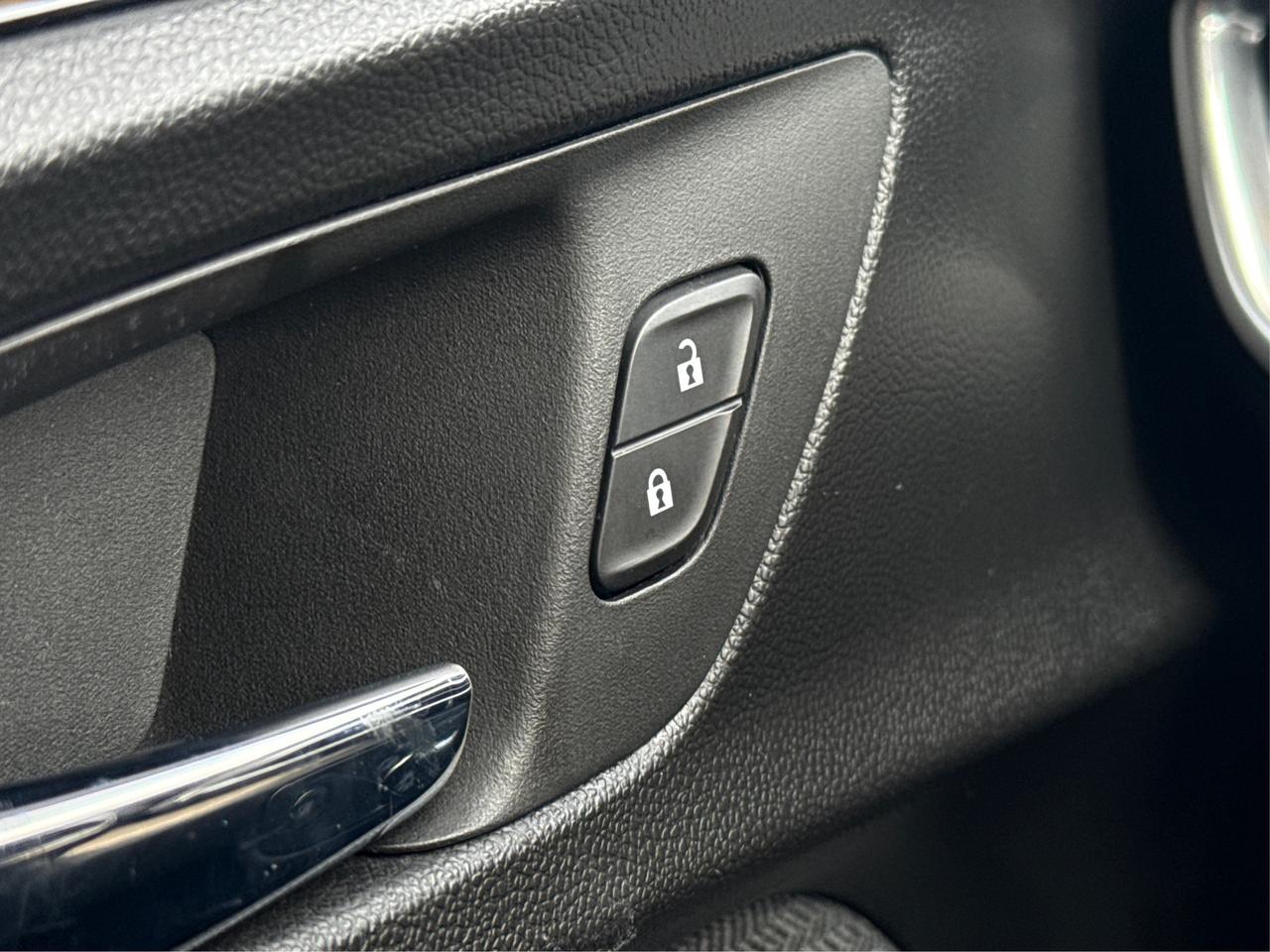 2023 Chevrolet TrailBlazer AWD LEATHER HEATED SEATS WE FINANCE ALL CREDIT! Photo