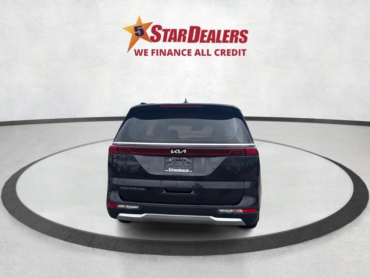 2022 Kia Carnival NAV LEATHER HEATED SEATS! WE FINANCE ALL CREDIT! Photo