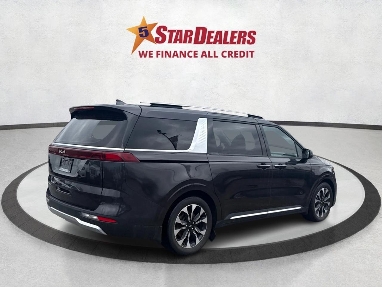 2022 Kia Carnival NAV LEATHER HEATED SEATS! WE FINANCE ALL CREDIT! Photo