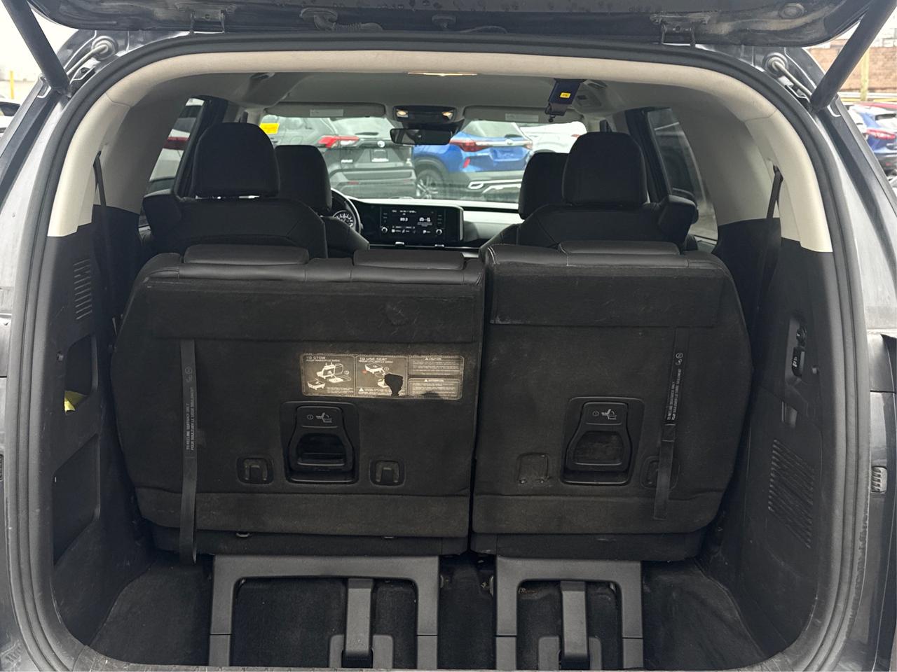 2022 Kia Carnival NAV LEATHER HEATED SEATS! WE FINANCE ALL CREDIT! Photo